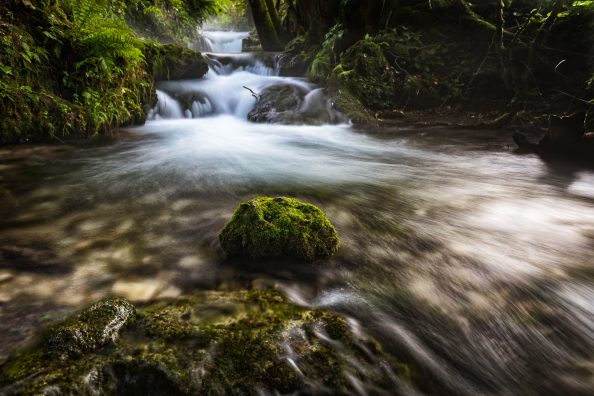 Bad Urach Bachlauf am Weg zum Wasserfall